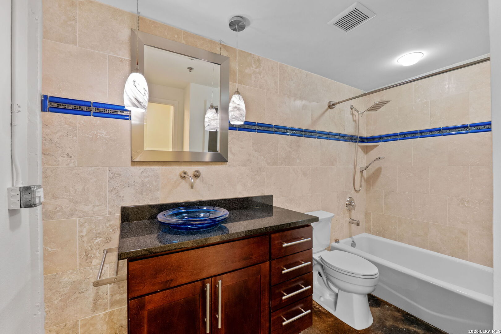 1339 S FLORES ST 202