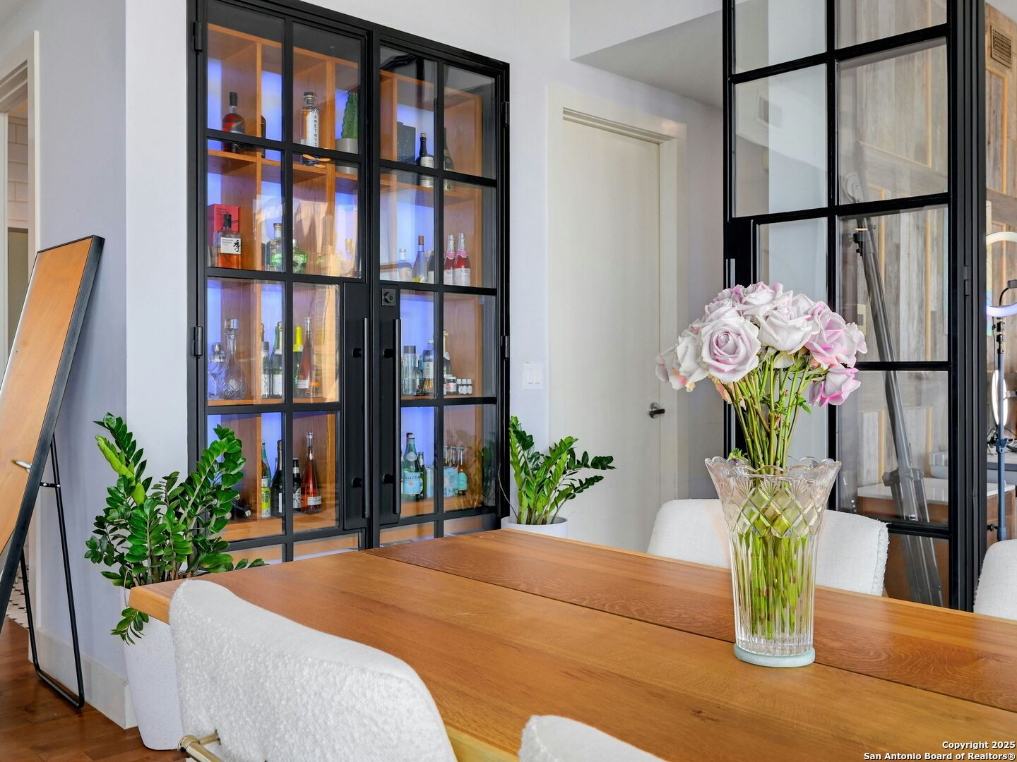 610 E MARKET ST 2816