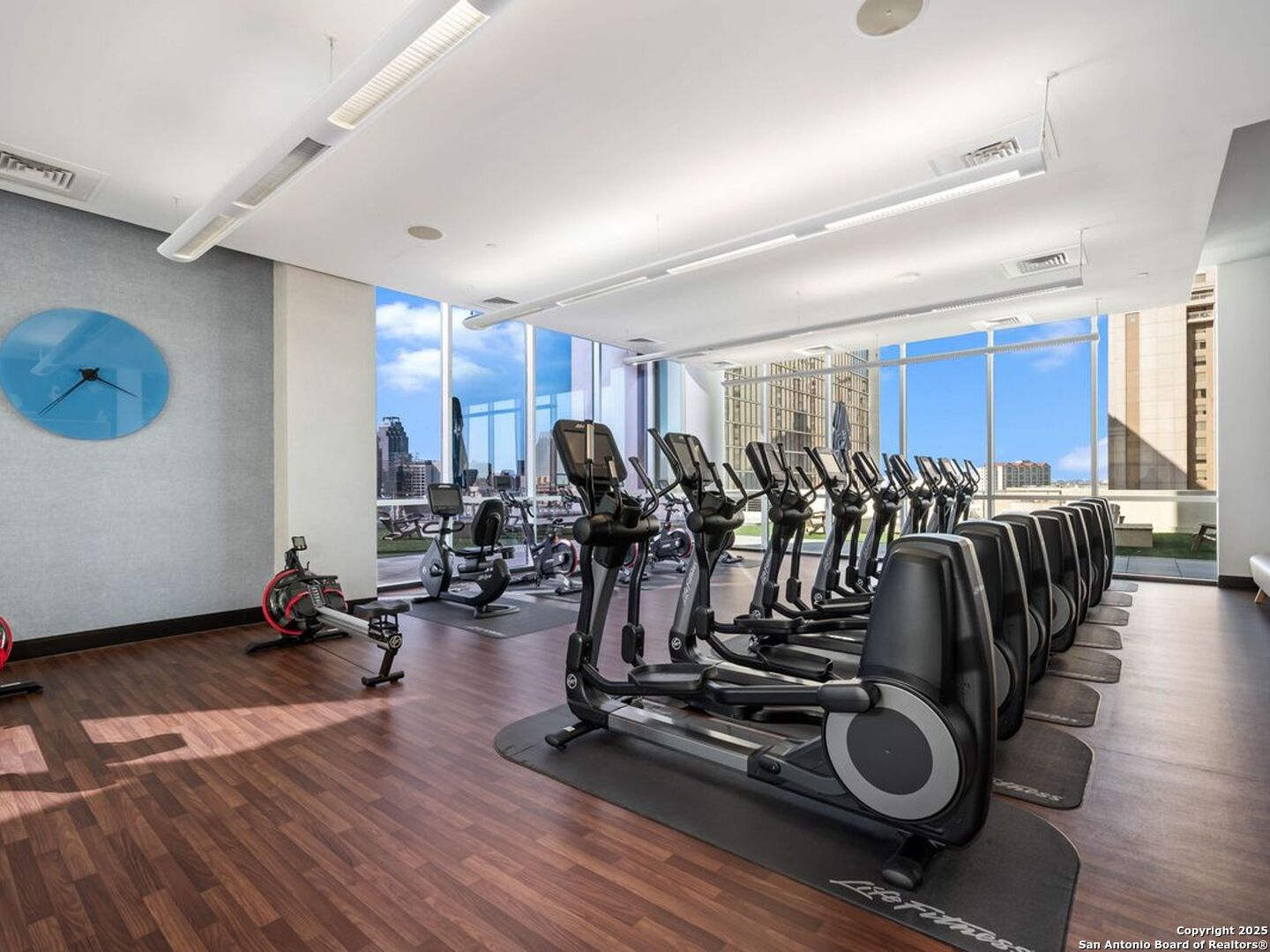 610 E MARKET ST 2816