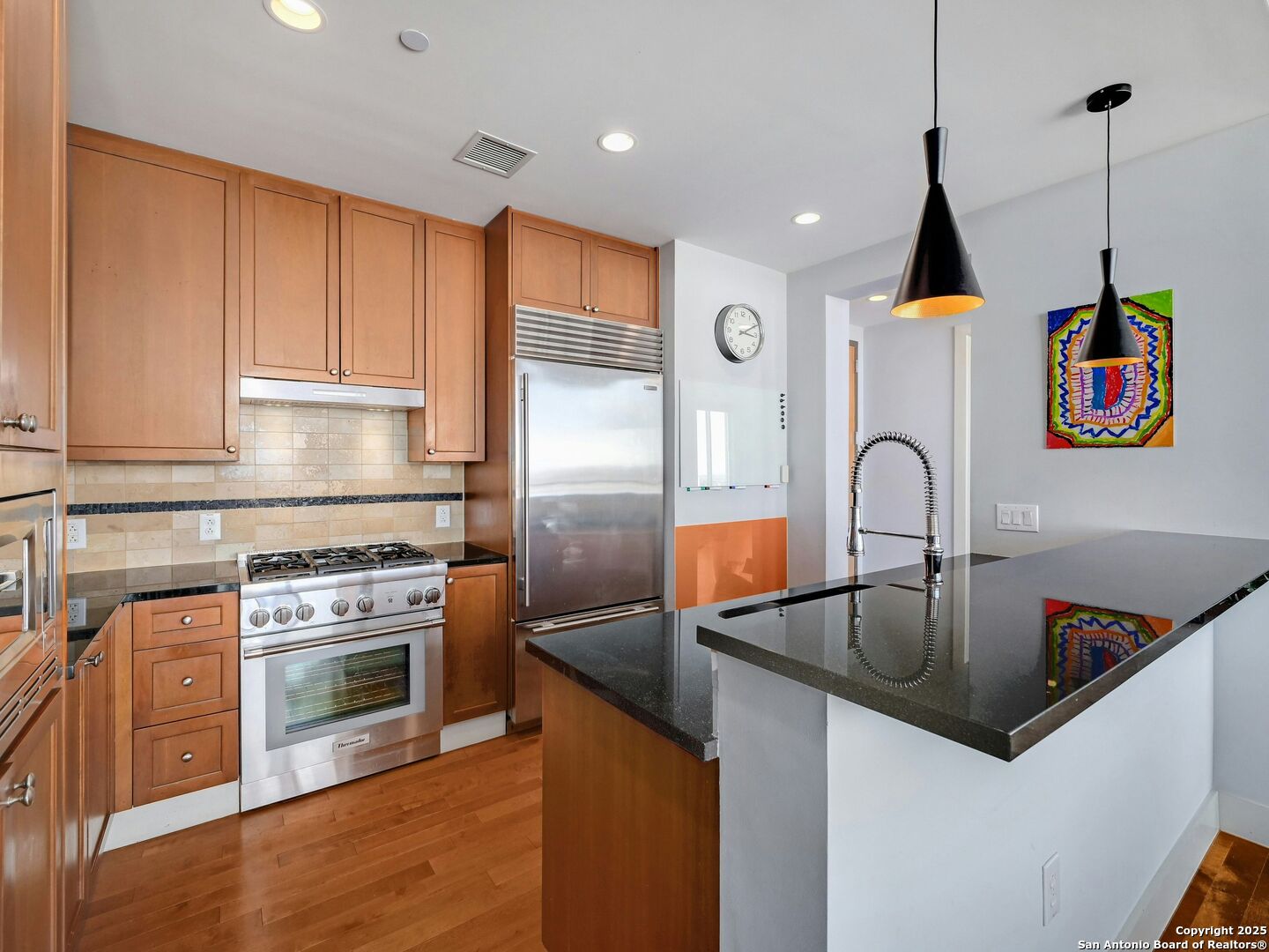 610 E MARKET ST 2816