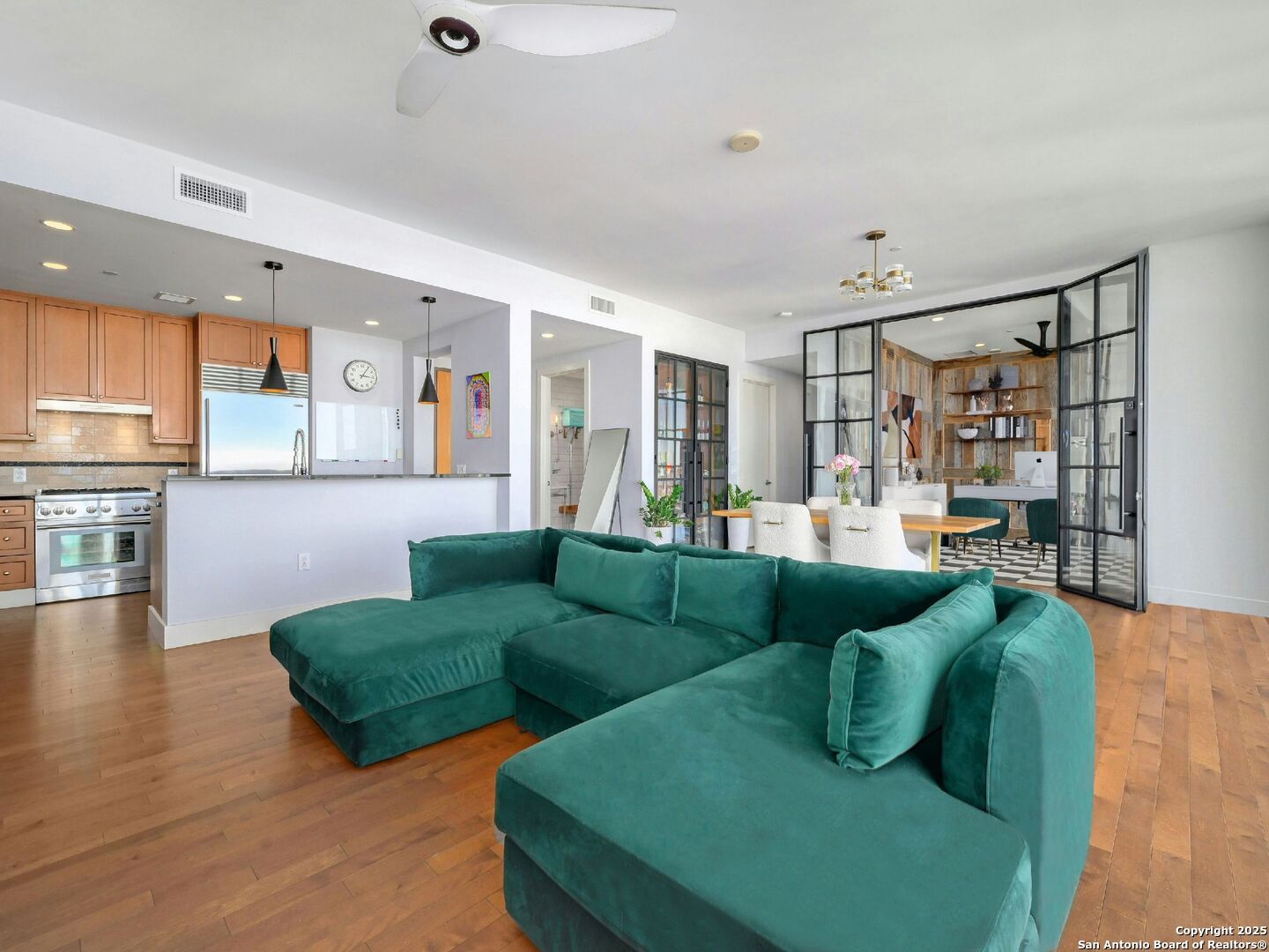 610 E MARKET ST 2816