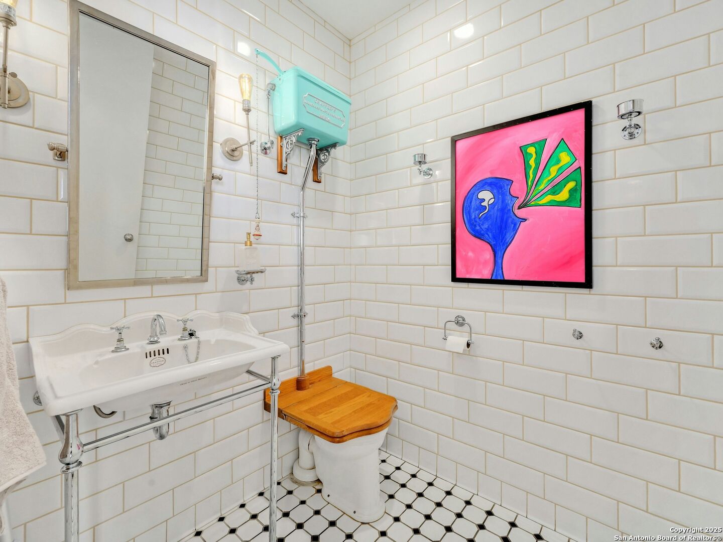 610 E MARKET ST 2816