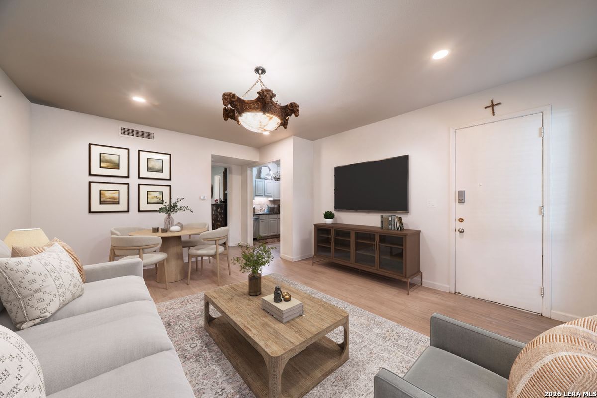 7707 Broadway 19A