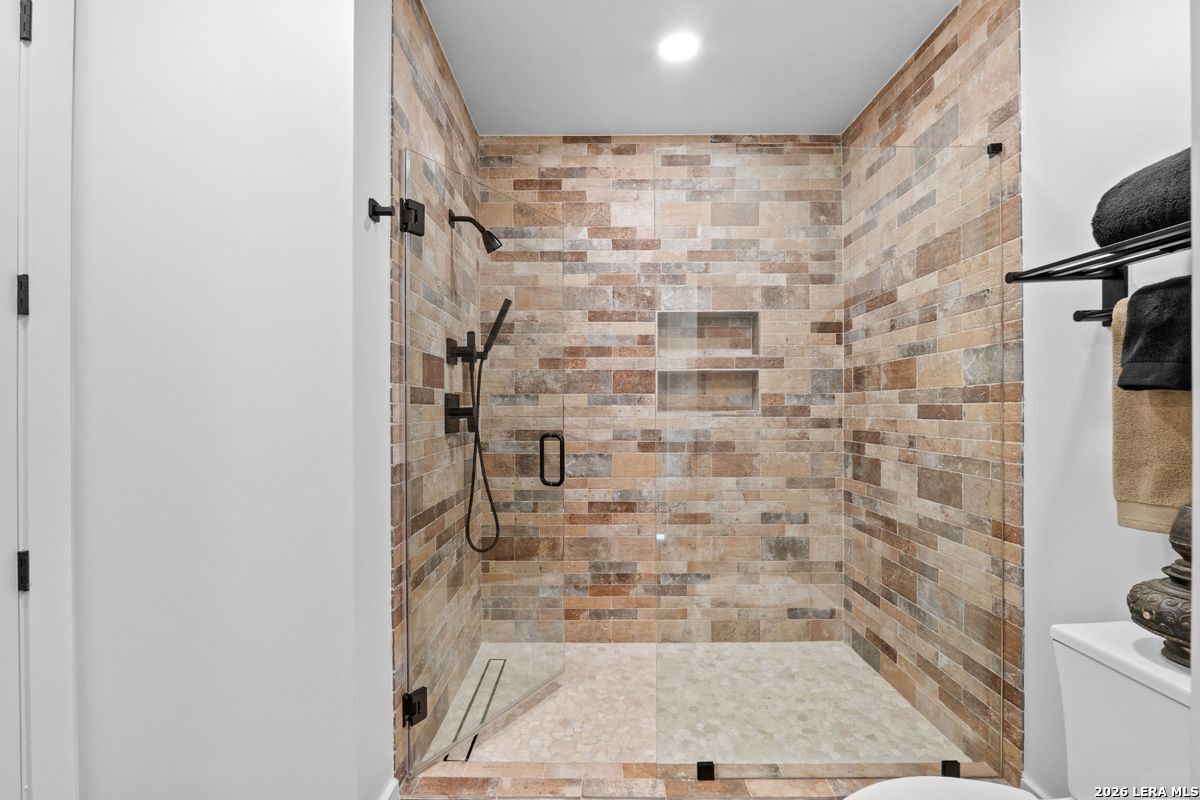 610 E Market 2706