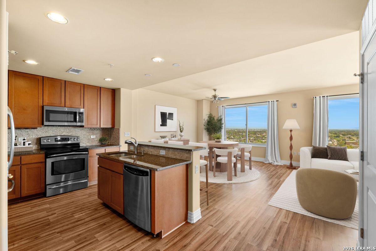 215 CENTER ST 1205