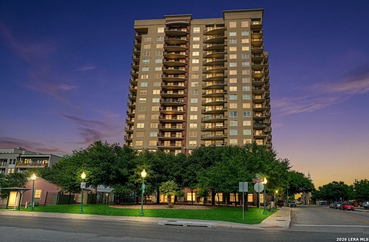 215 CENTER ST 1205