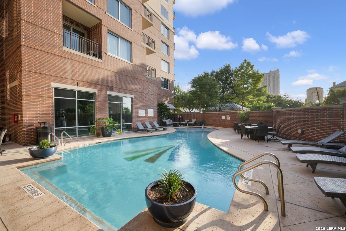 215 CENTER ST 1205