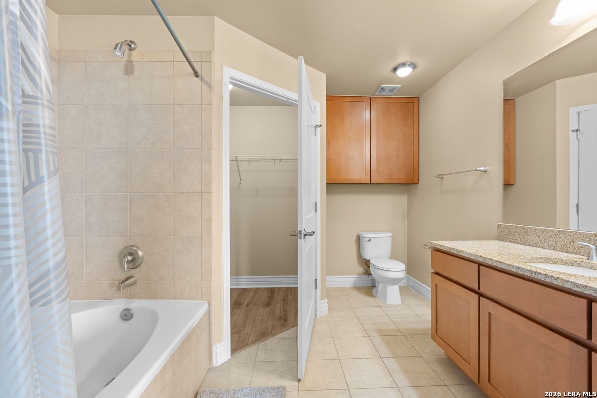 215 CENTER ST 1205