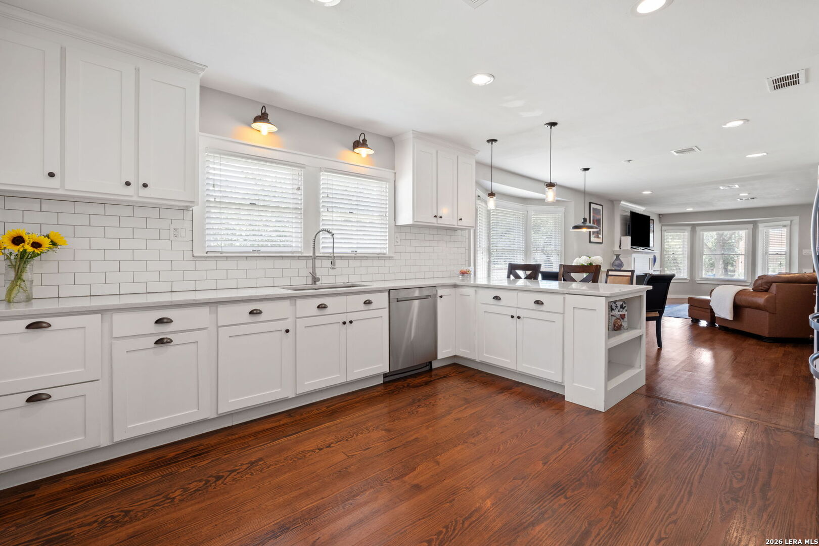 440 W Lynwood