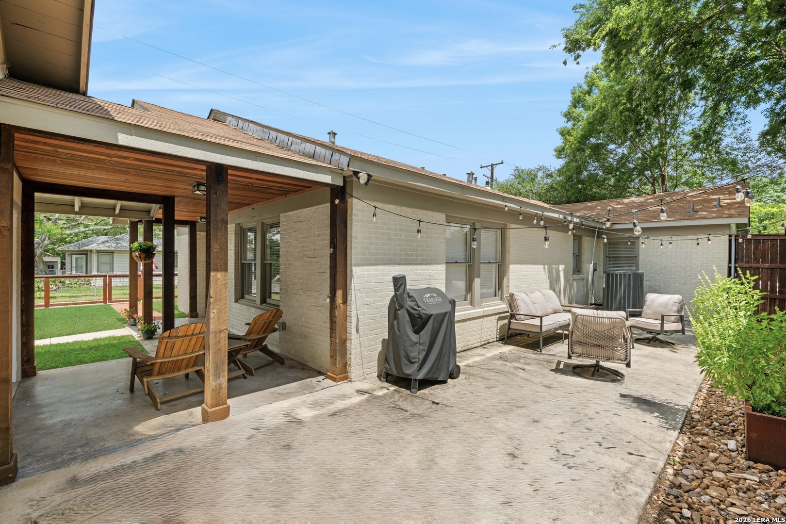440 W Lynwood