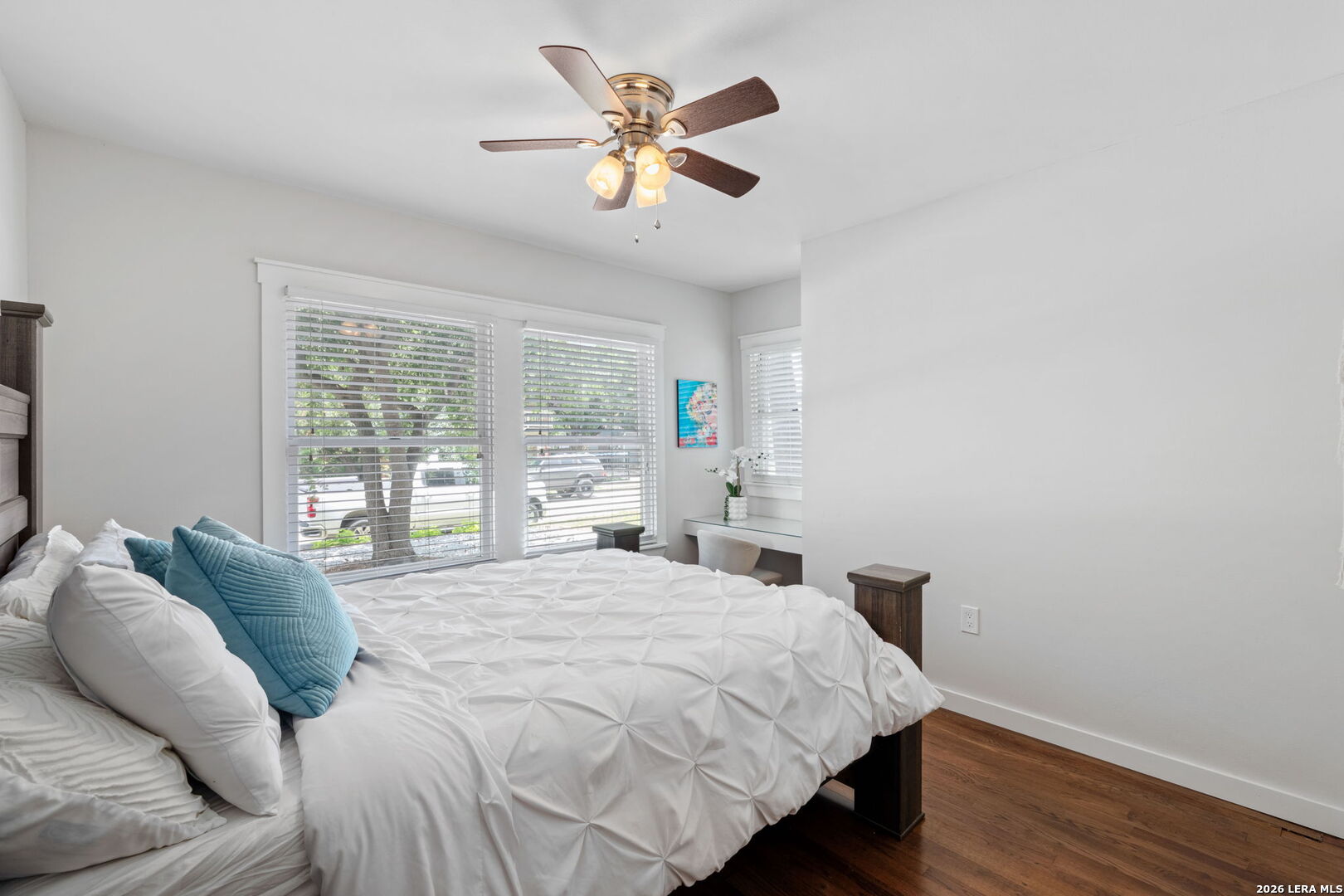 440 W Lynwood