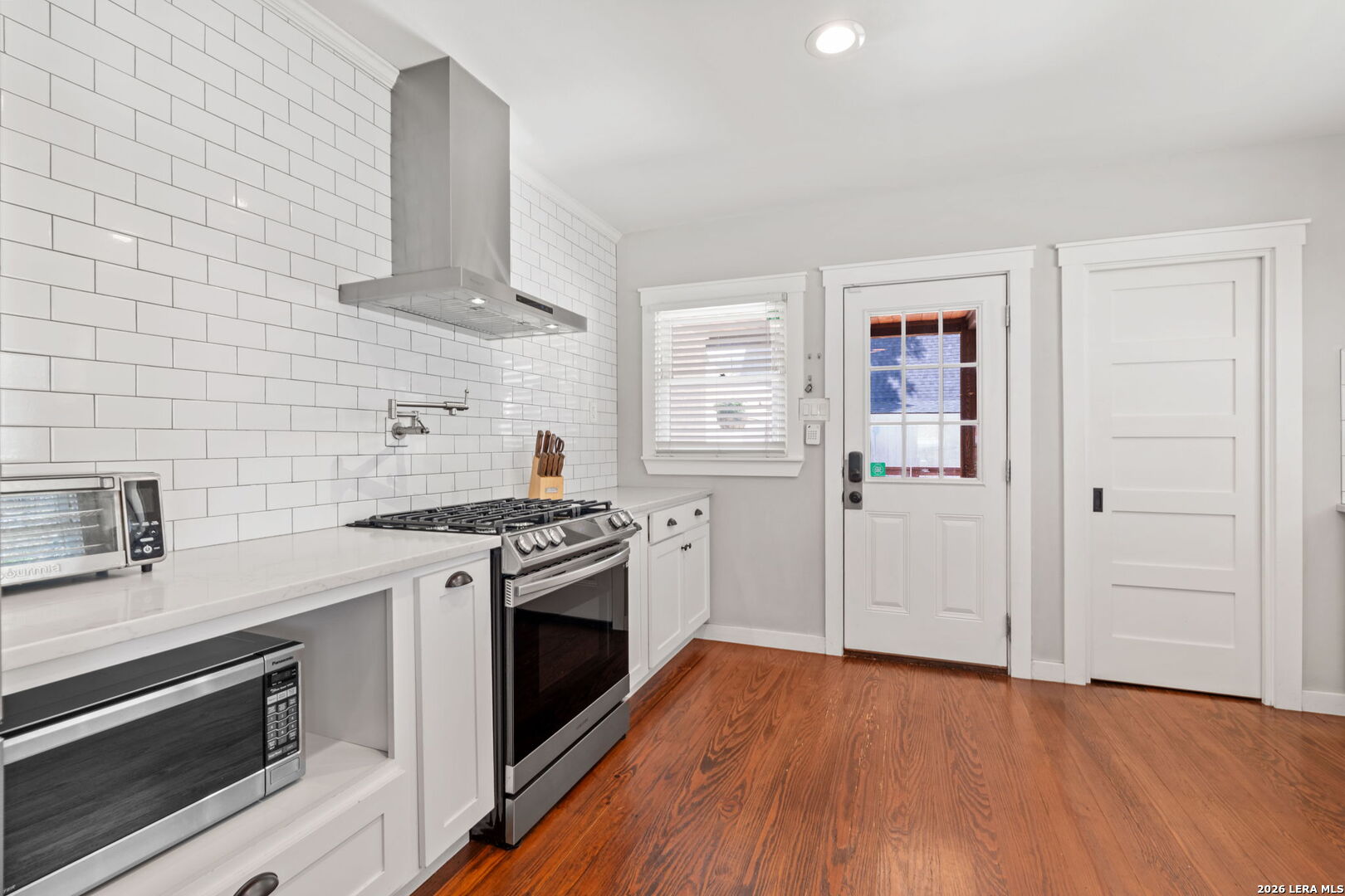 440 W Lynwood