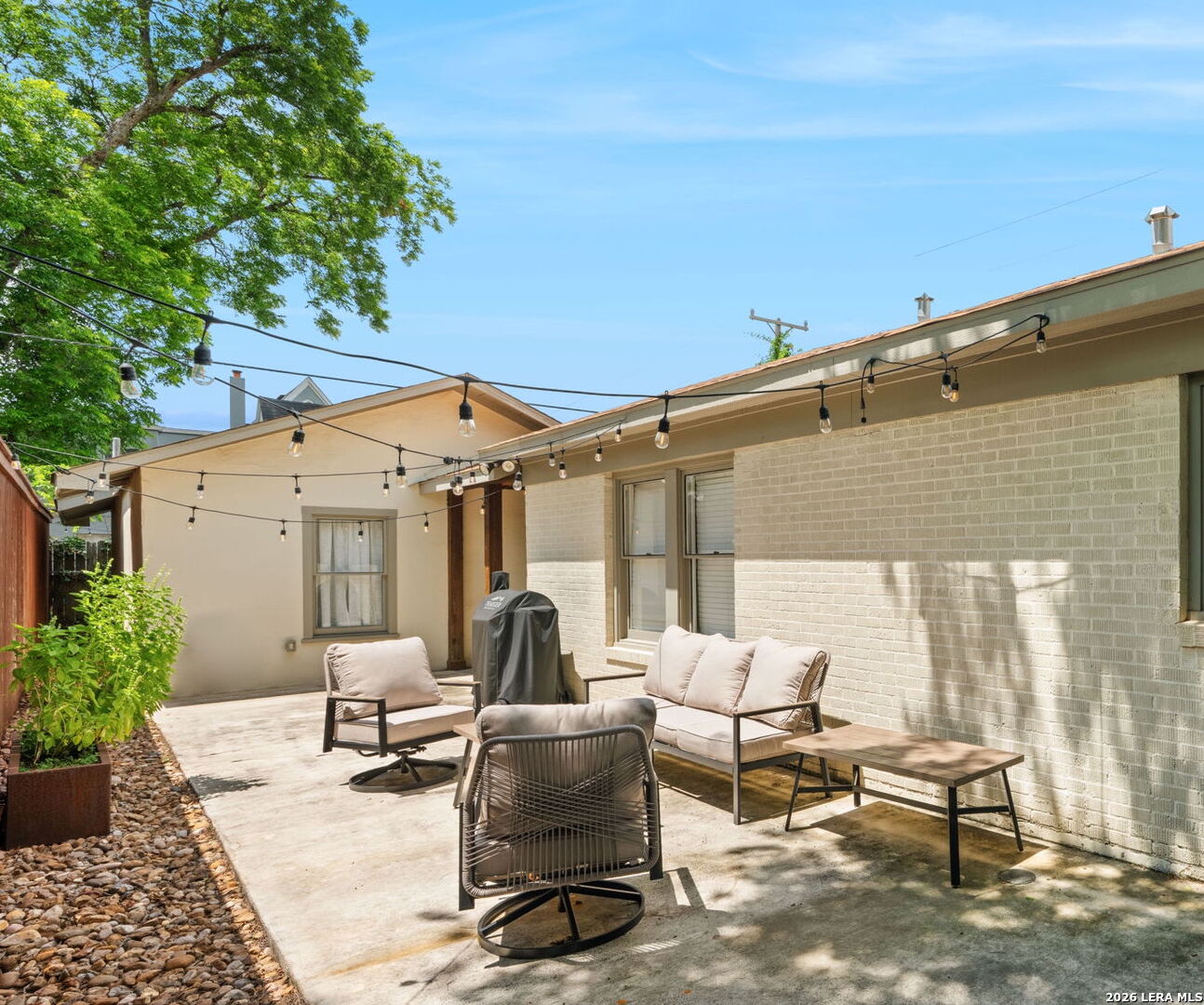 440 W Lynwood