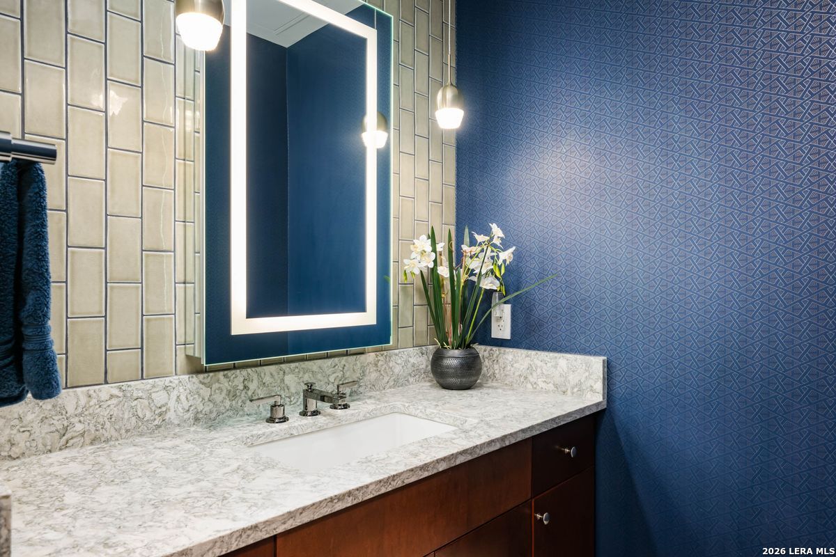 610 E Market St Unit: 3001