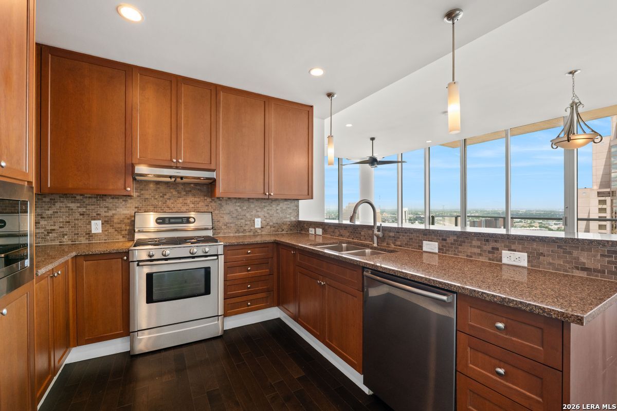 610 E MARKET ST Unit: 2708