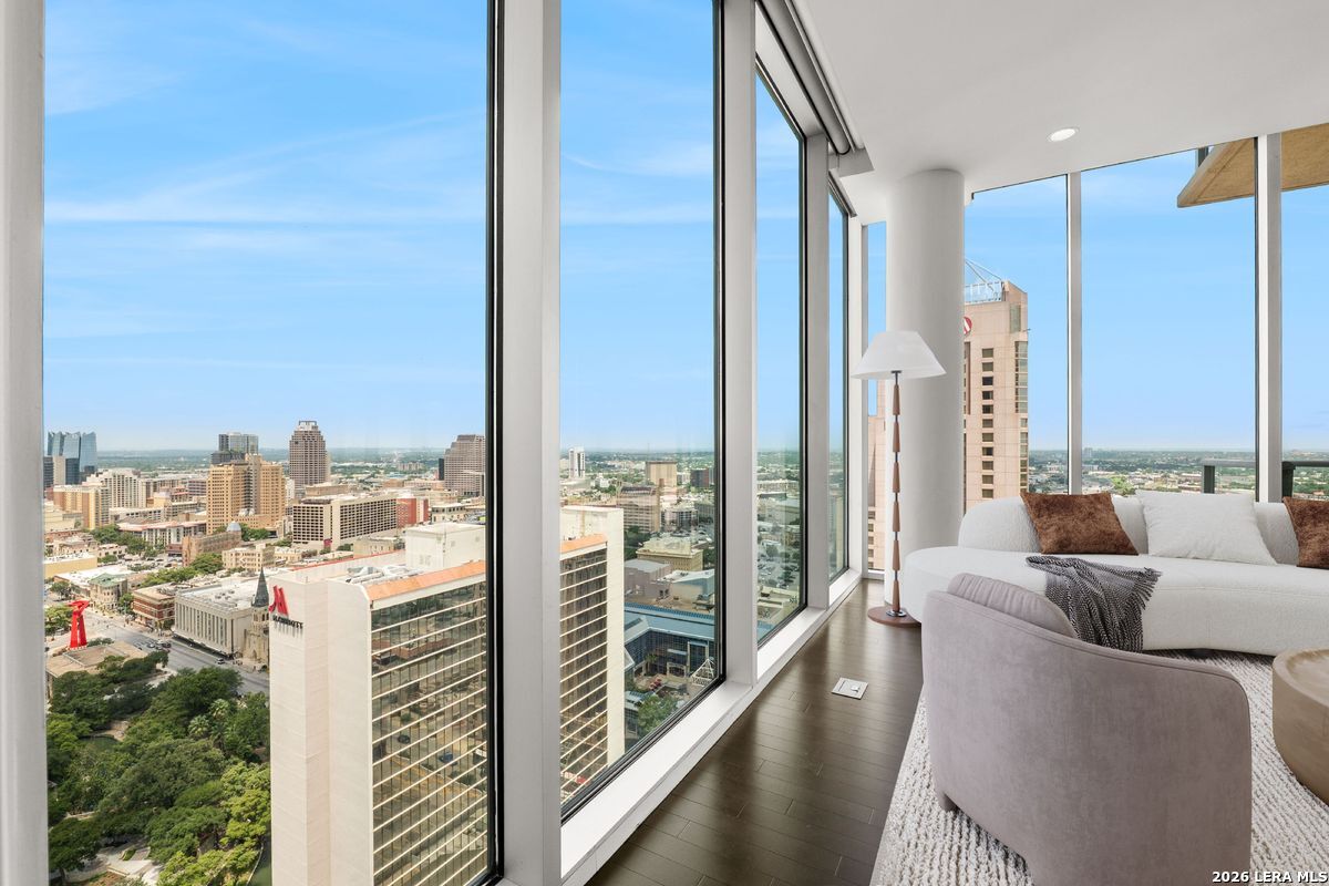 610 E MARKET ST Unit: 2708