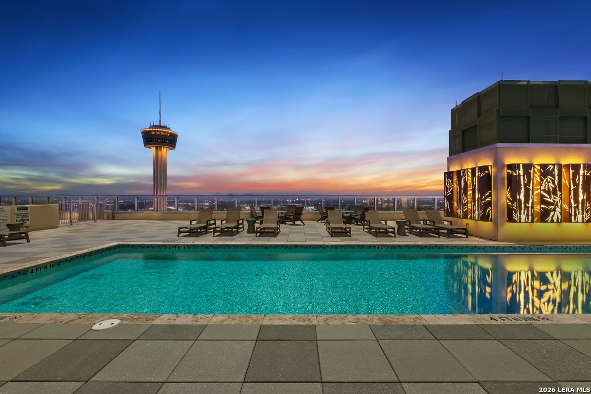 610 E Market Unit: 2708