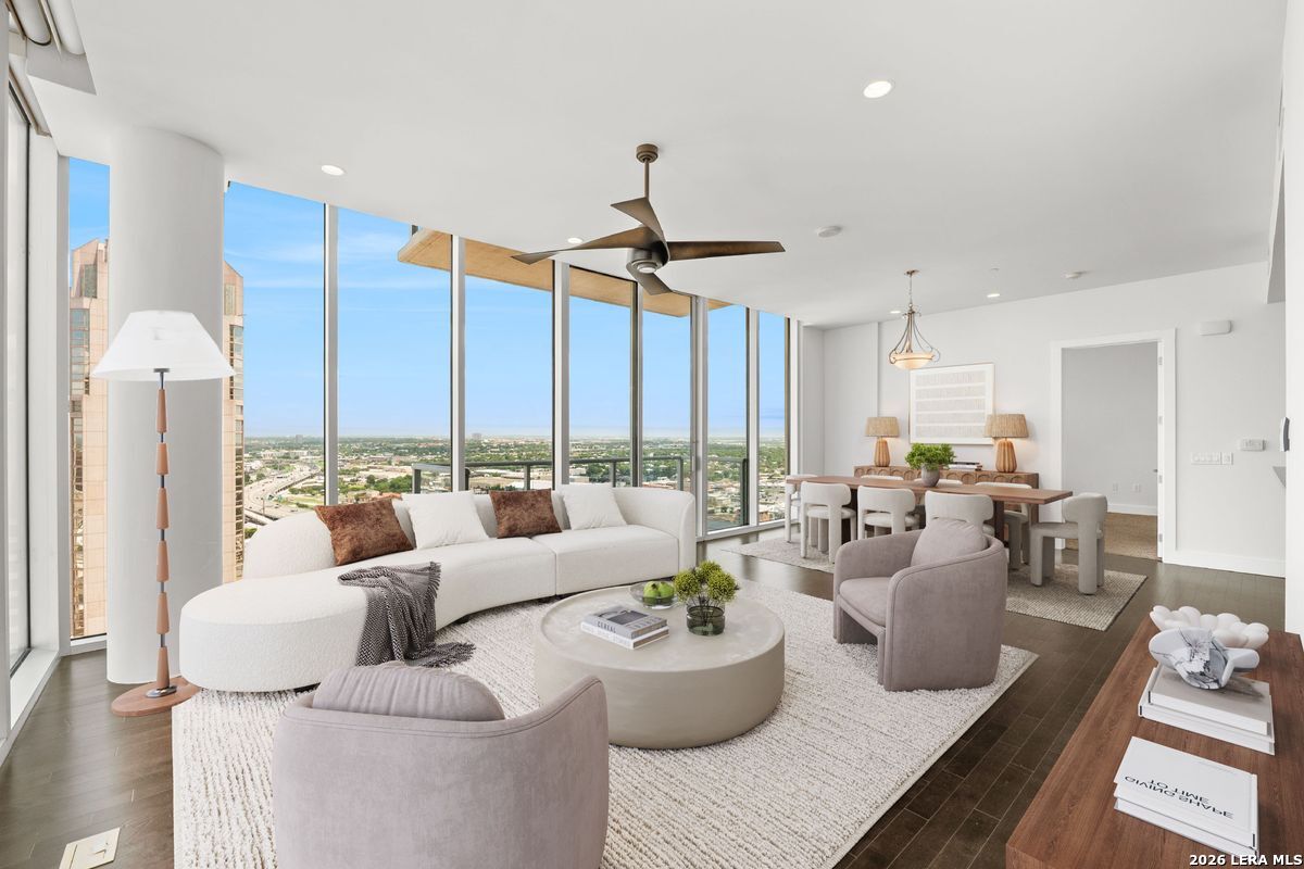 610 E Market Unit: 2708