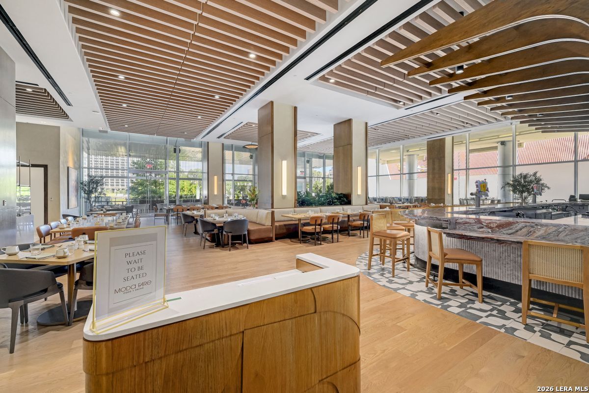 610 E Market Unit: 2708