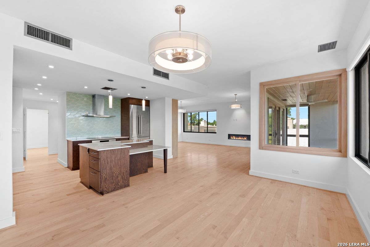 4001 N New Braunfels Unit: APT 302A