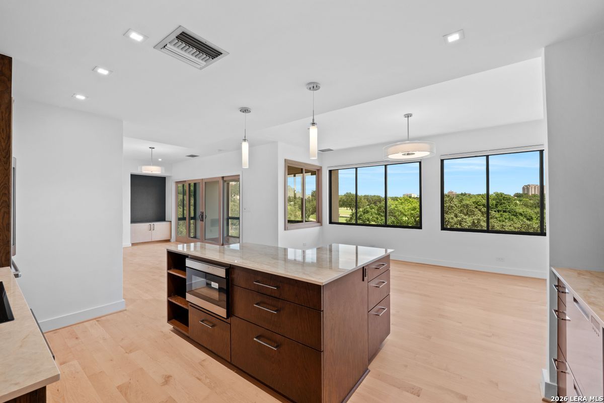 4001 N New Braunfels Unit: APT 302A