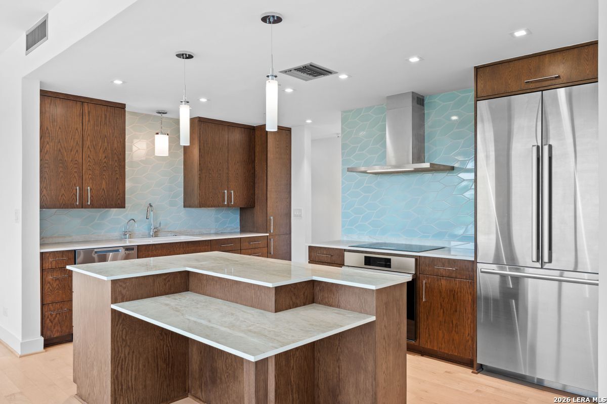 4001 N New Braunfels Unit: APT 302A