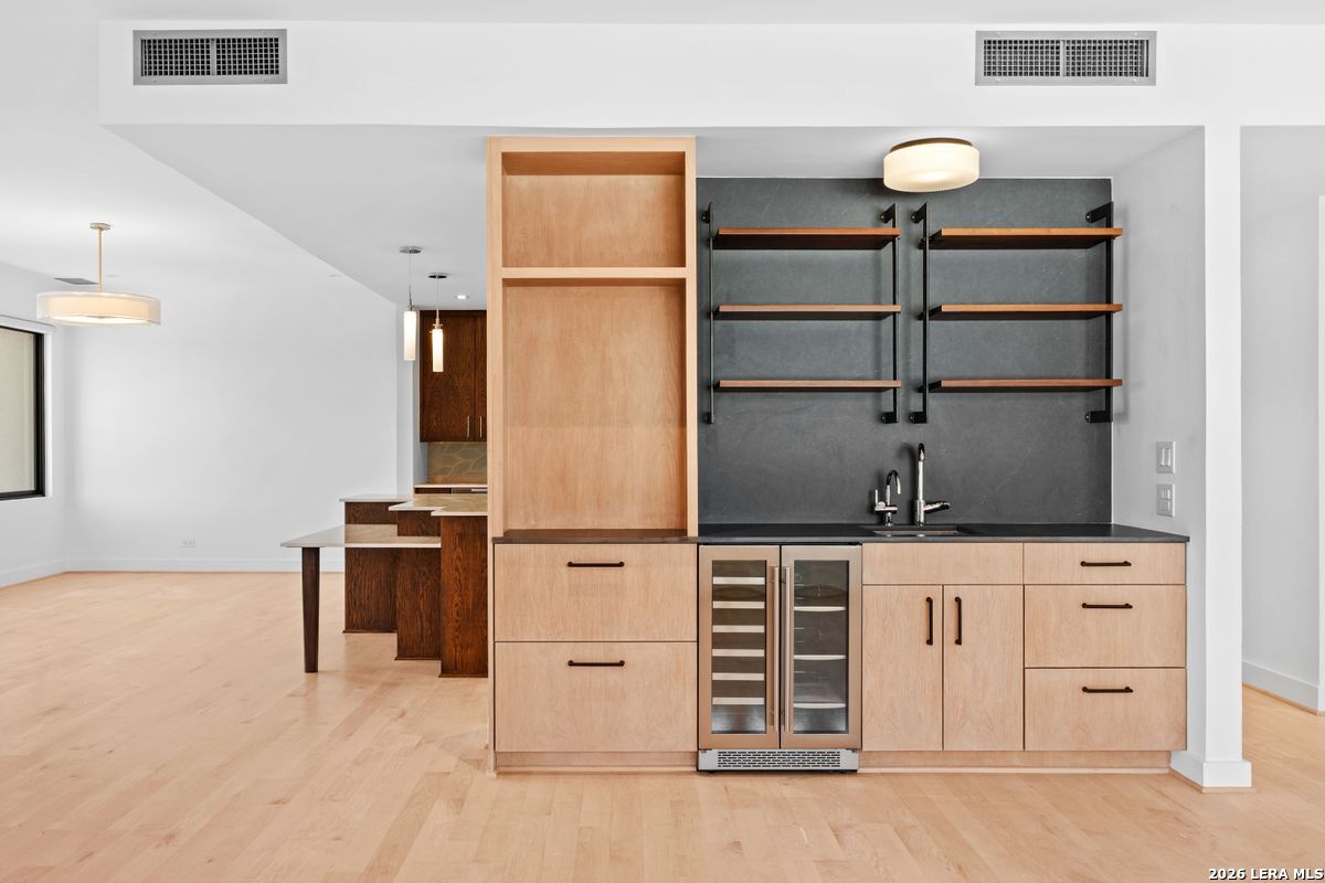4001 N New Braunfels Unit: APT 302A