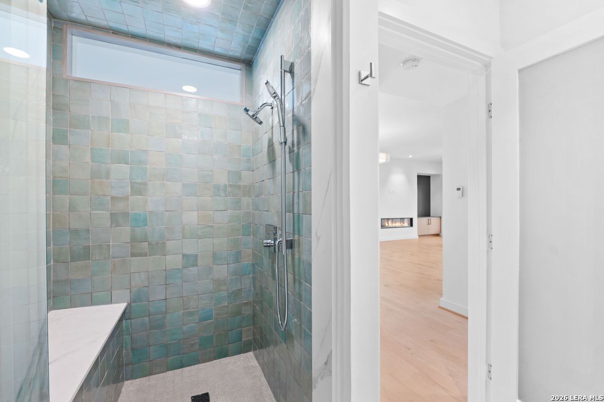 4001 N New Braunfels Unit: APT 302A