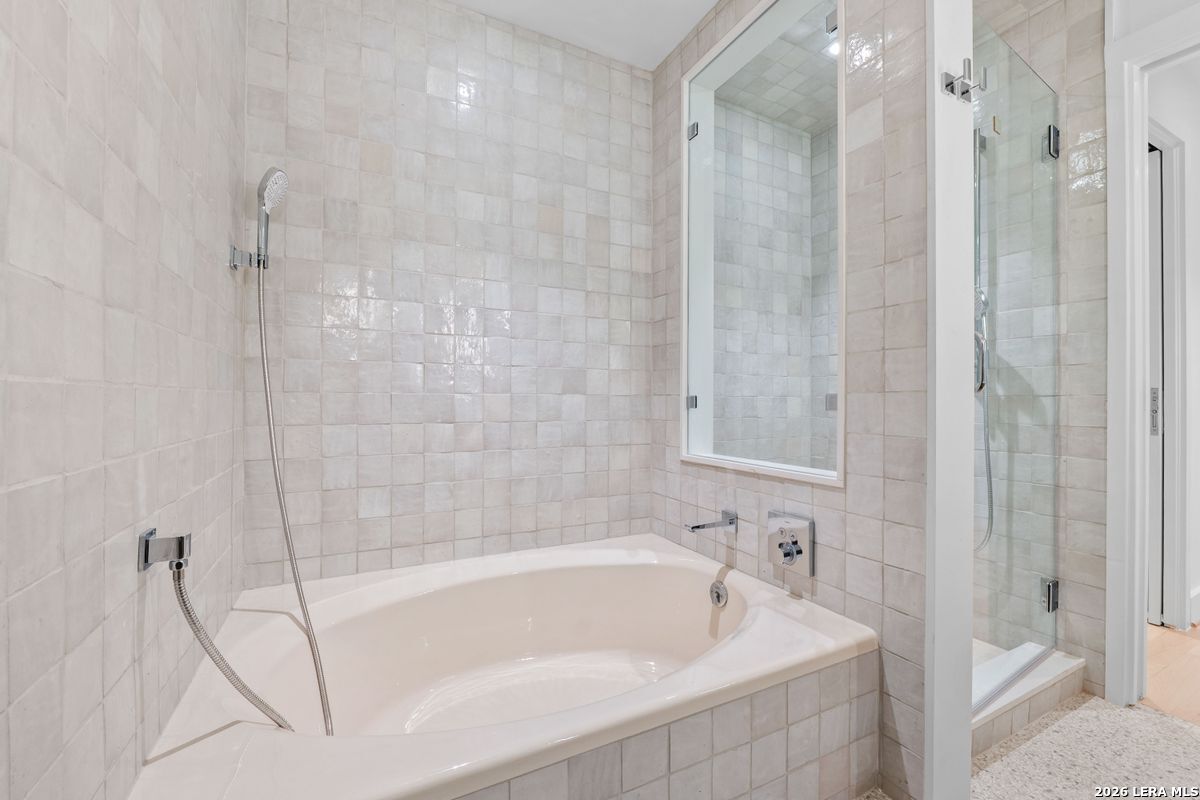 4001 N New Braunfels Unit: APT 302A