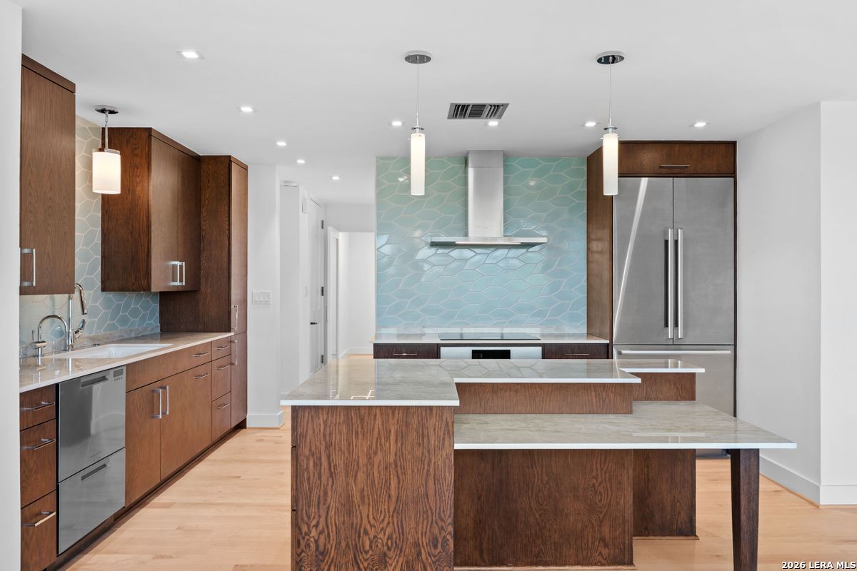 4001 N New Braunfels Unit: APT 302A