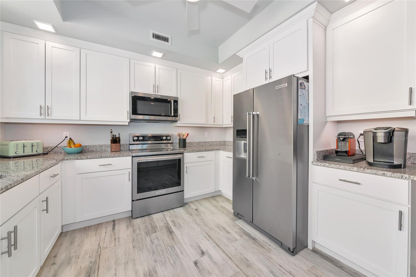 260 HIDDEN BAY DR #305