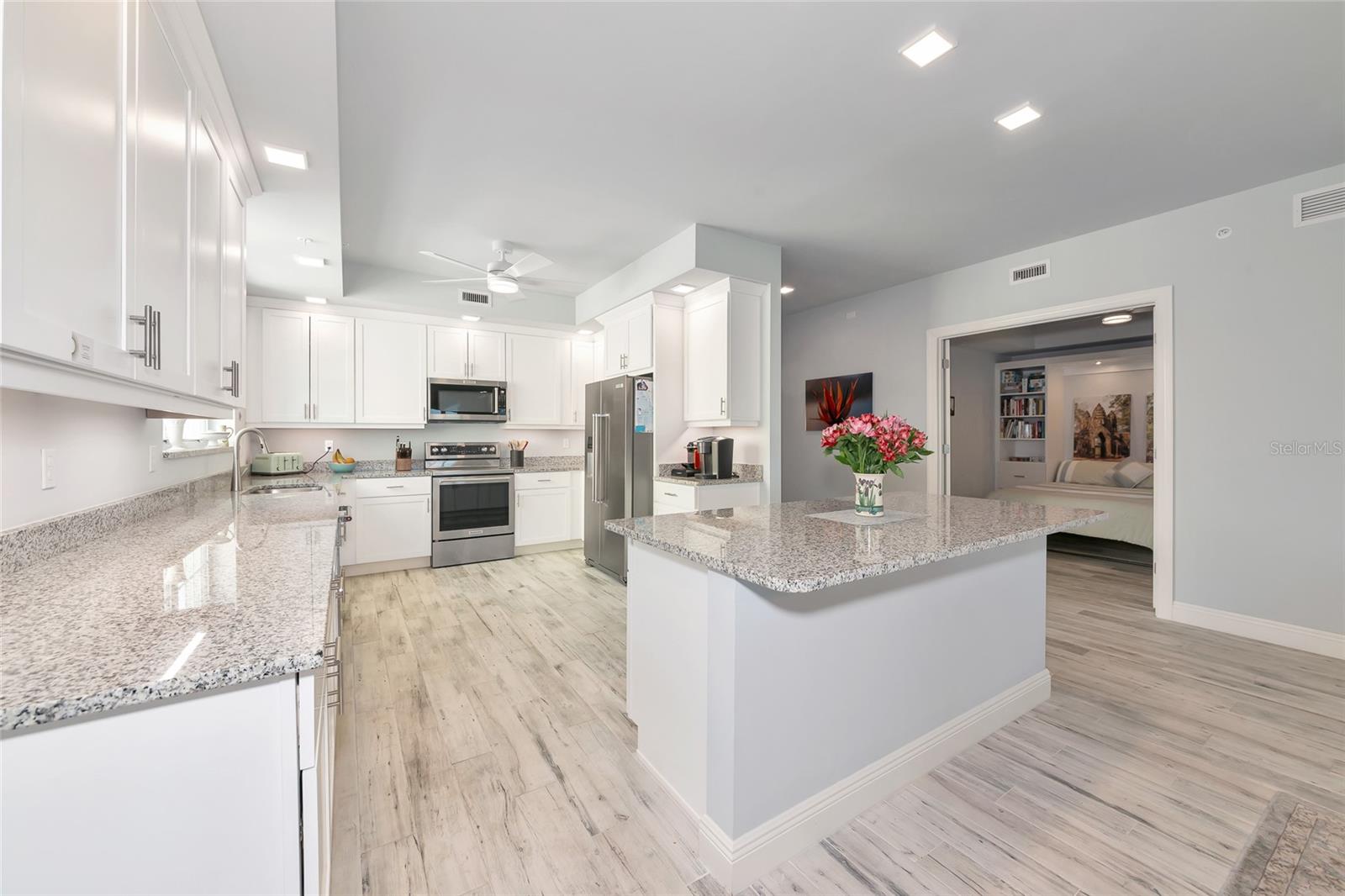 260 HIDDEN BAY DR #305