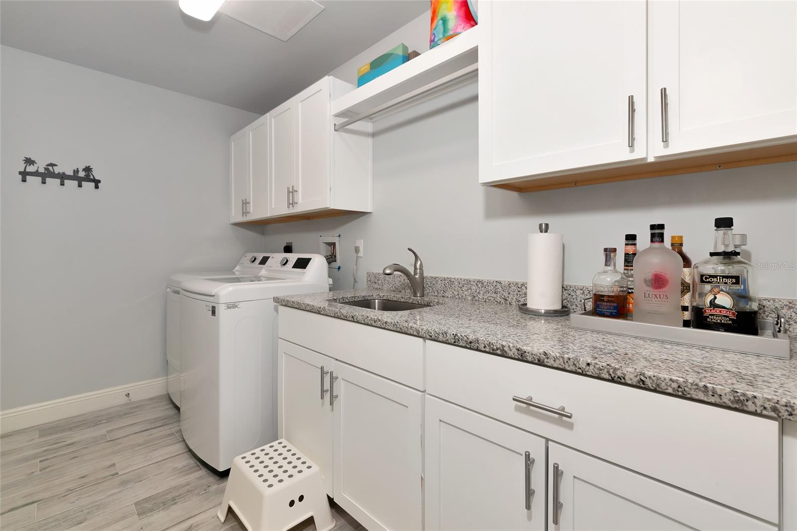 260 HIDDEN BAY DR #305