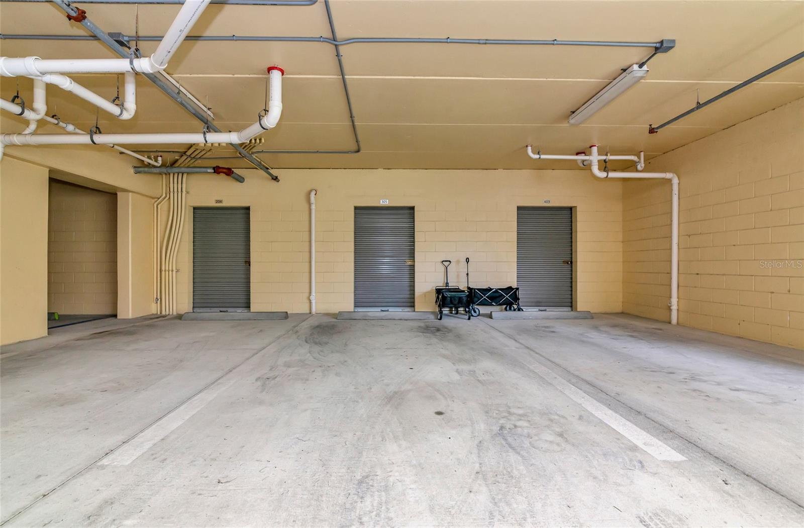 260 HIDDEN BAY DR #305