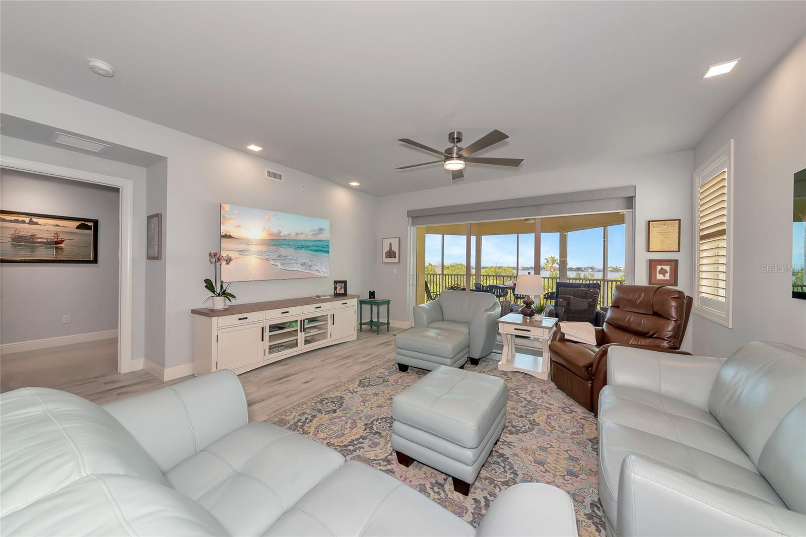 260 HIDDEN BAY DR #305