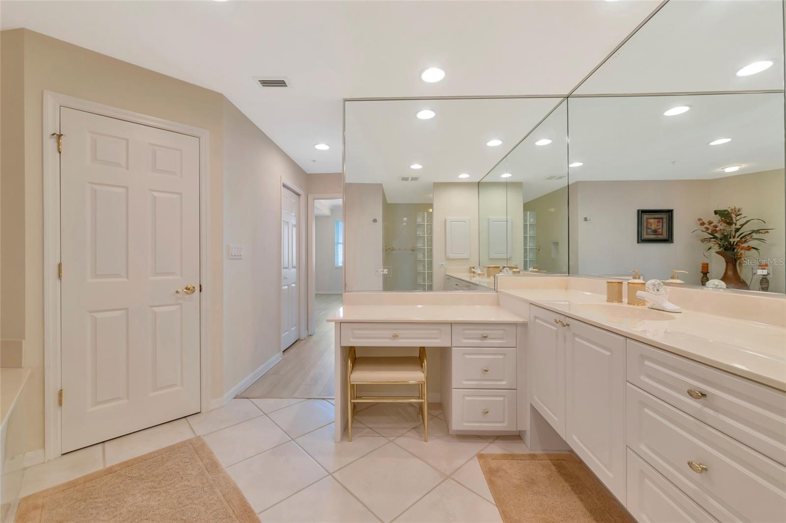 242 HIDDEN BAY DR #602