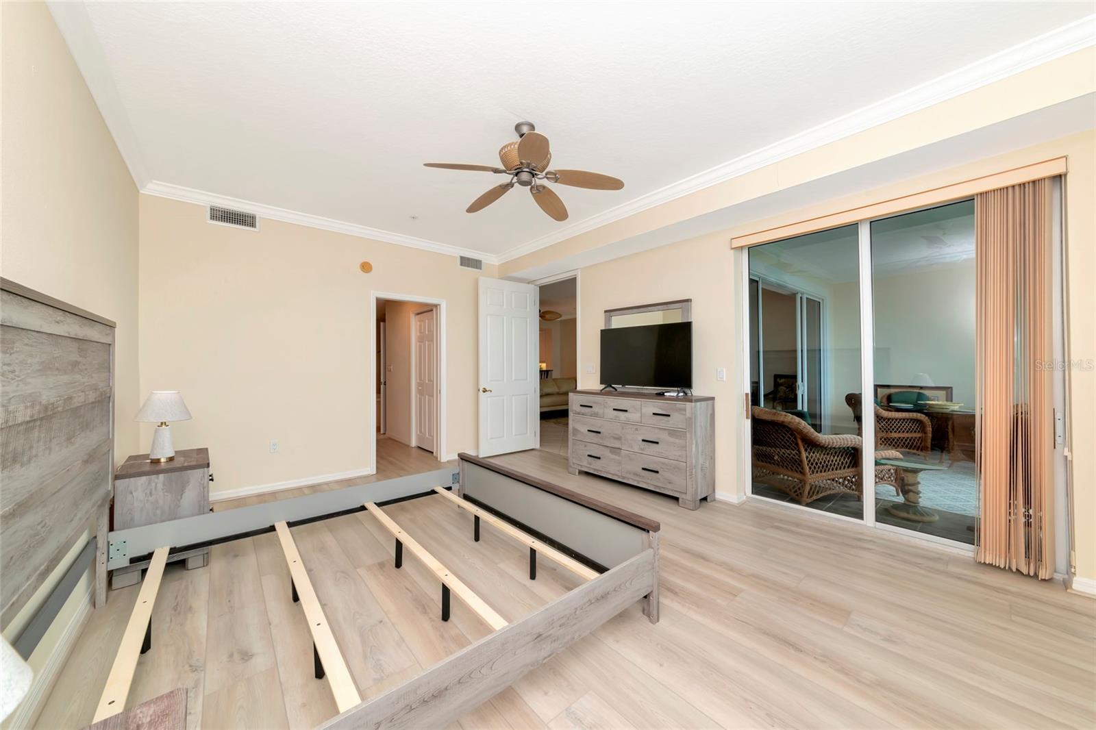 242 HIDDEN BAY DR #602