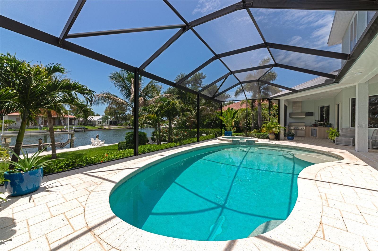 7631 COVE TER