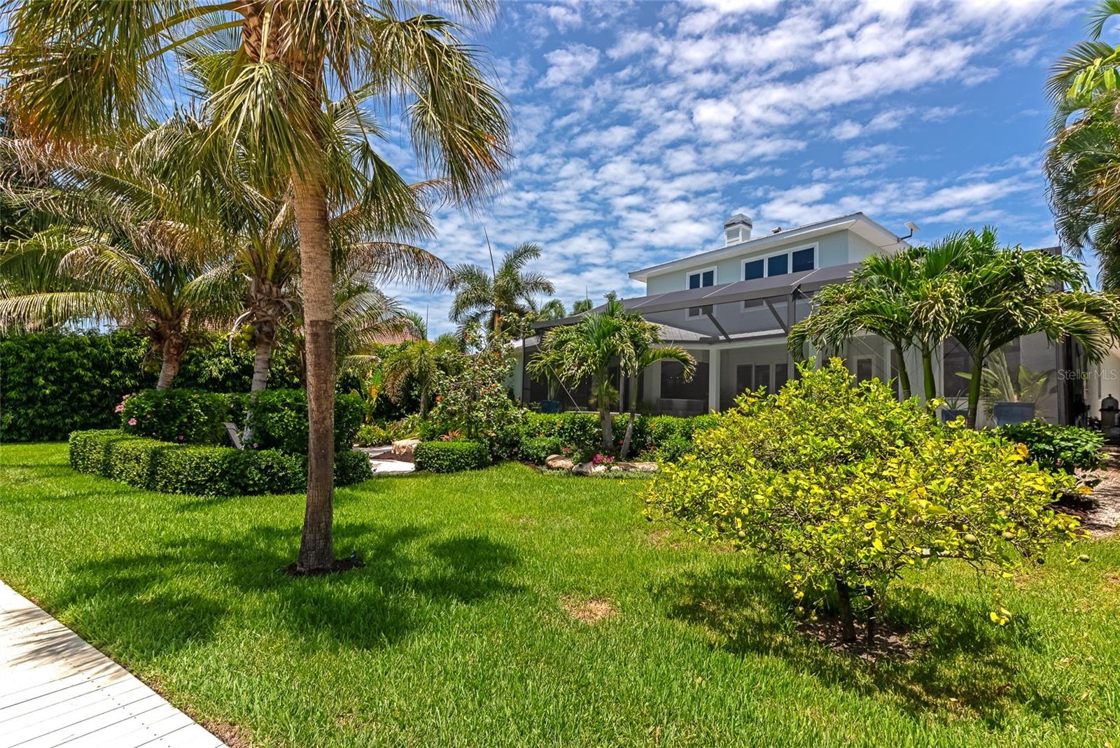7631 COVE TER