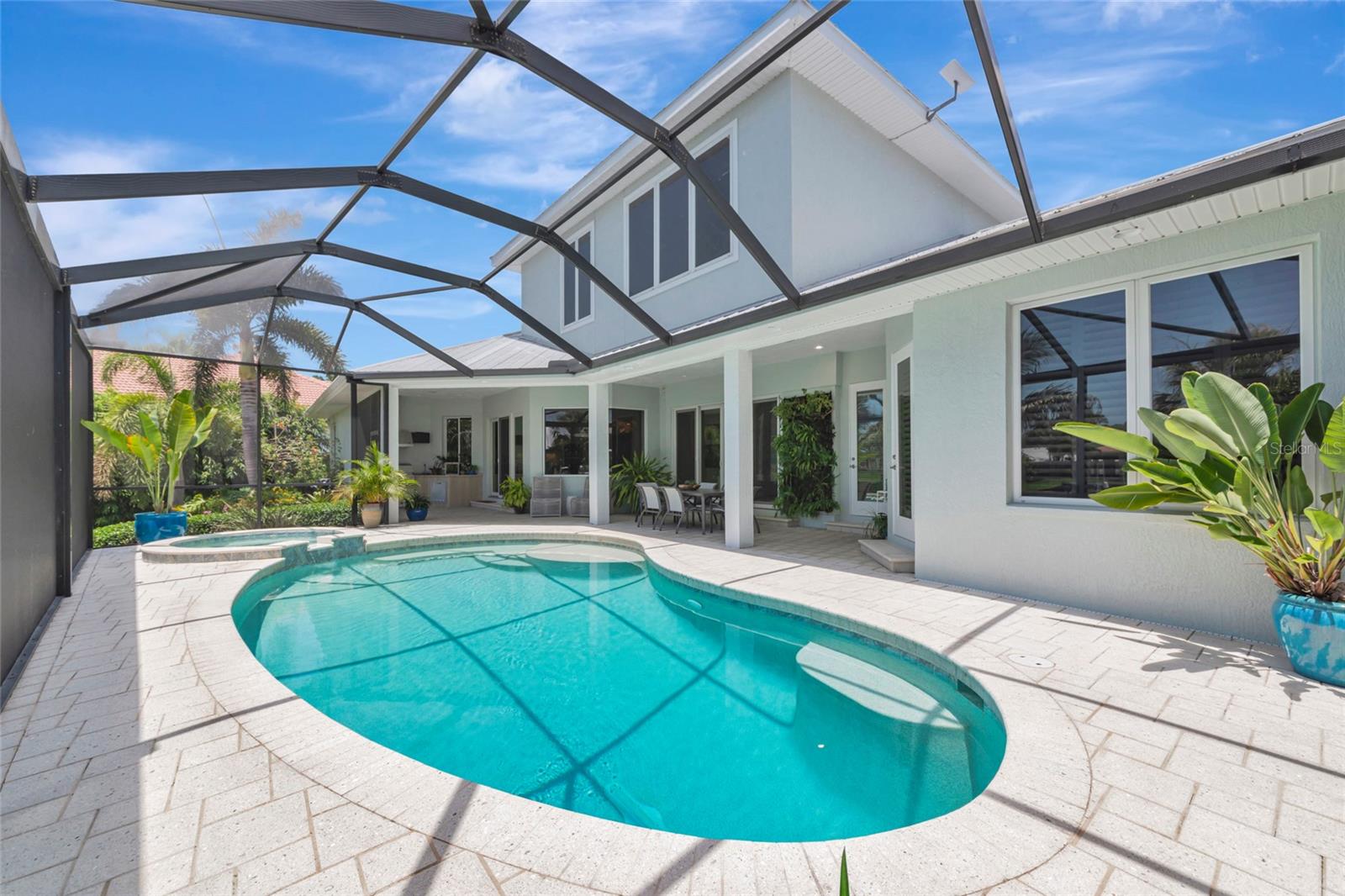 7631 COVE TER
