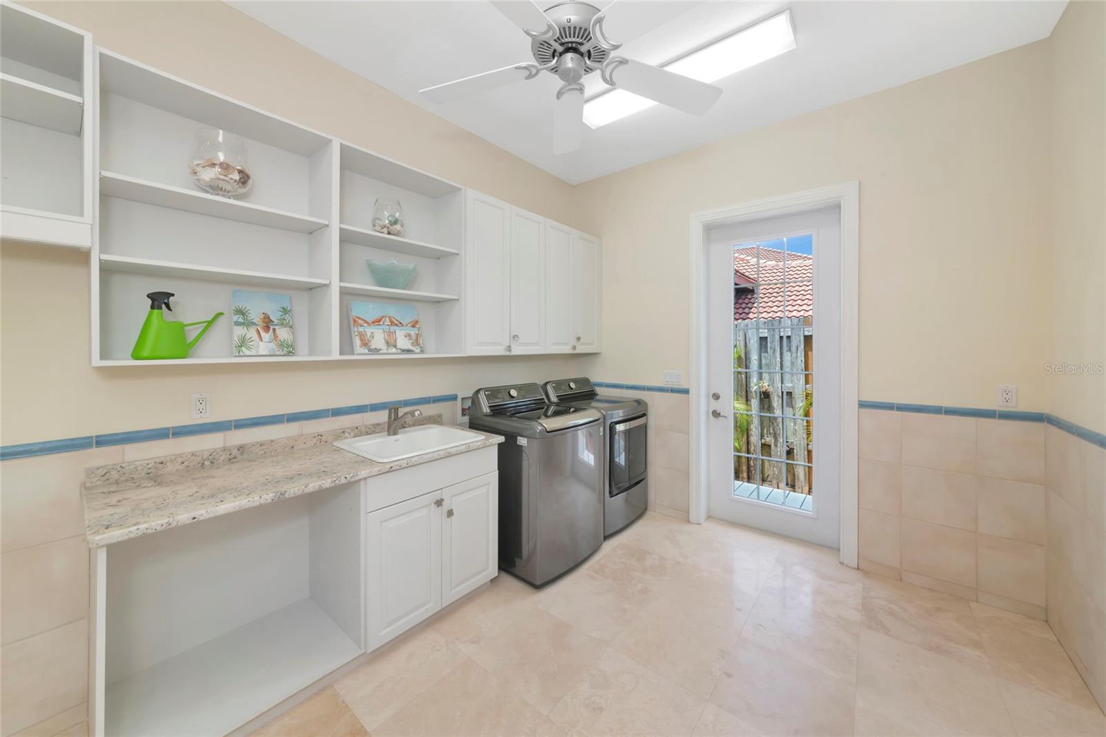7631 COVE TER