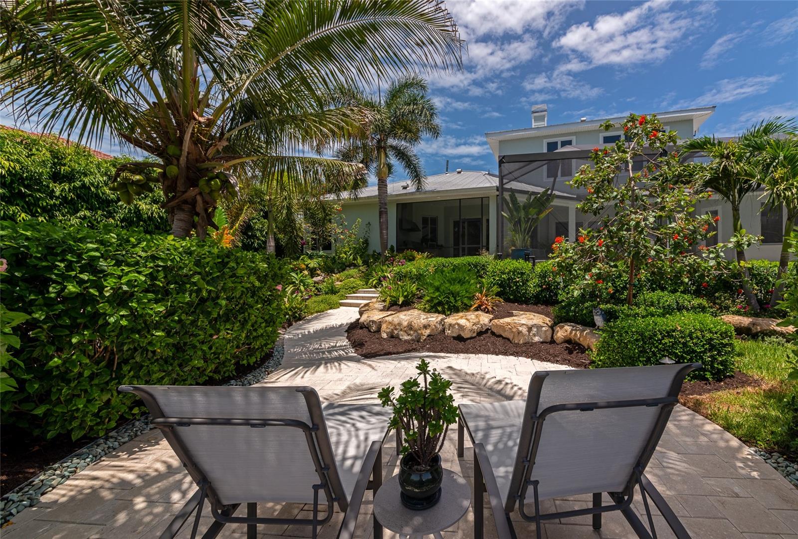 7631 COVE TER