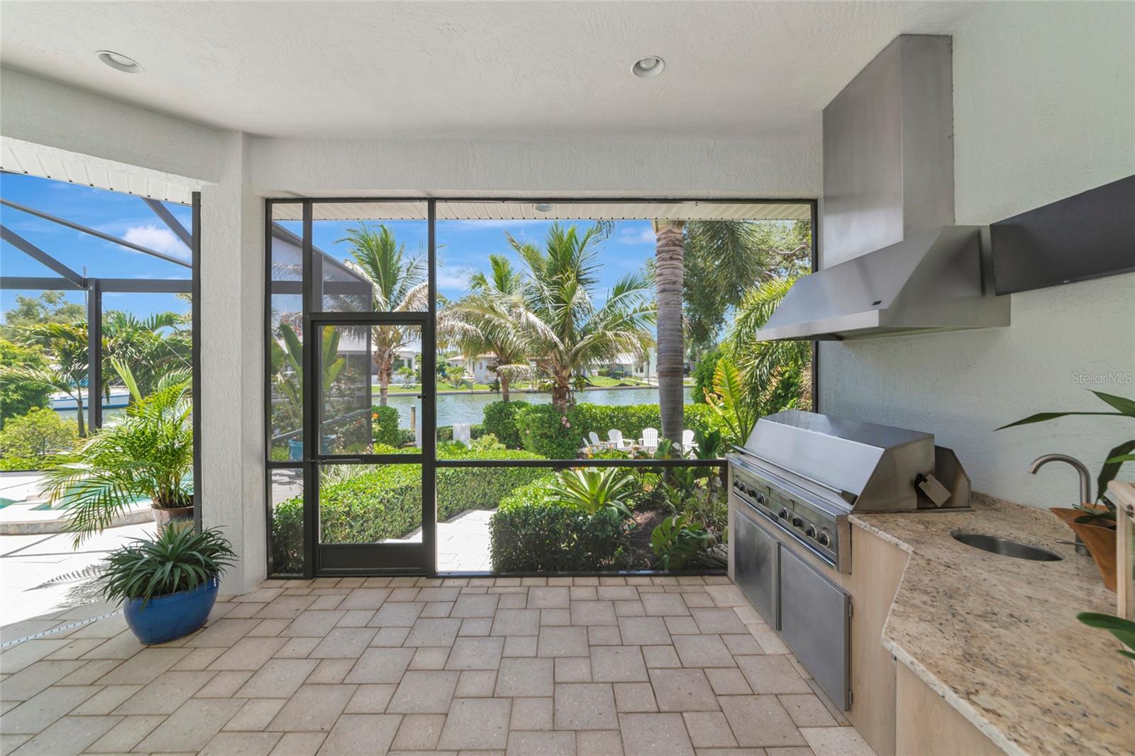 7631 COVE TER