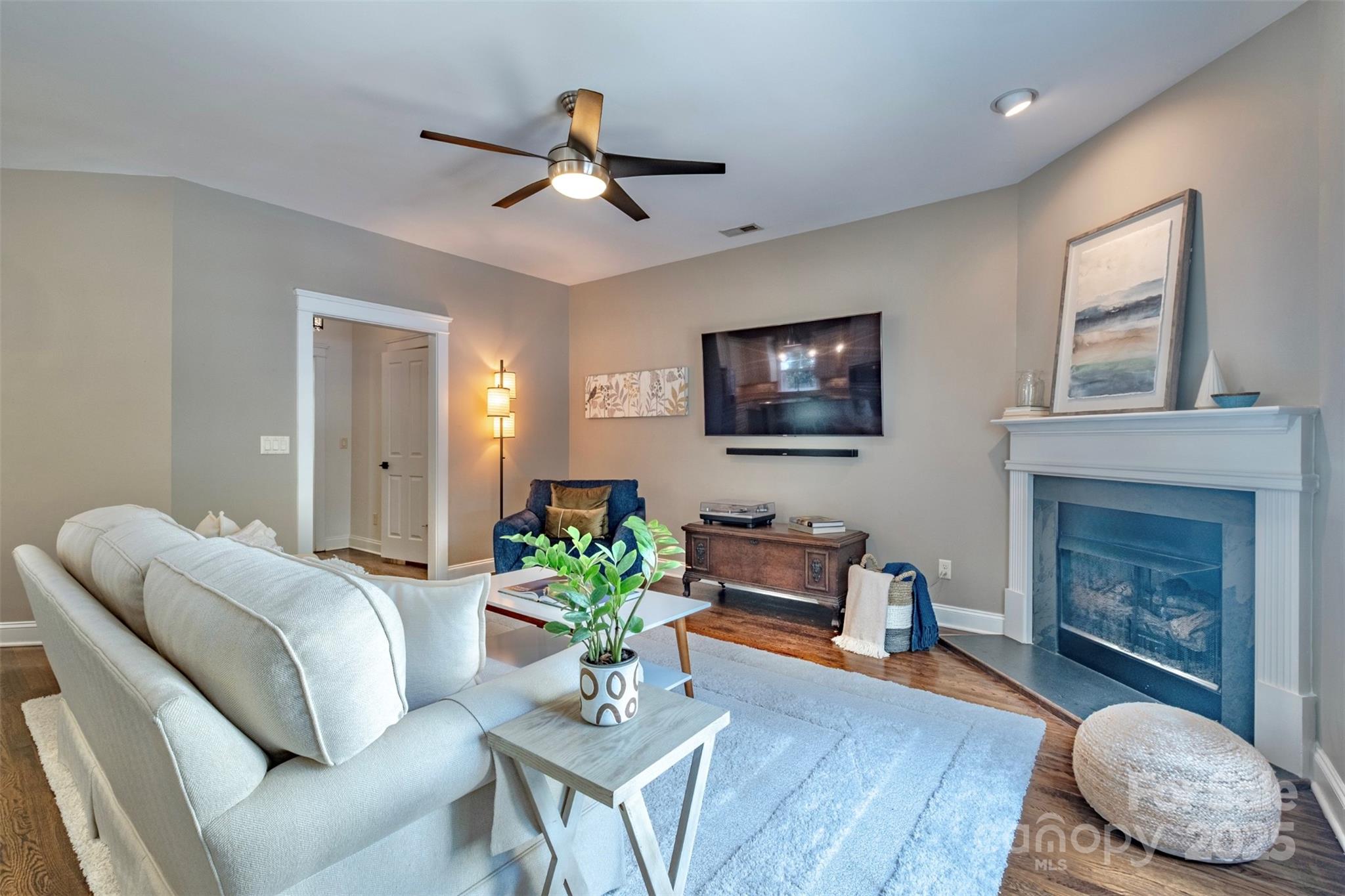 7409 Gilderstern Glen Court