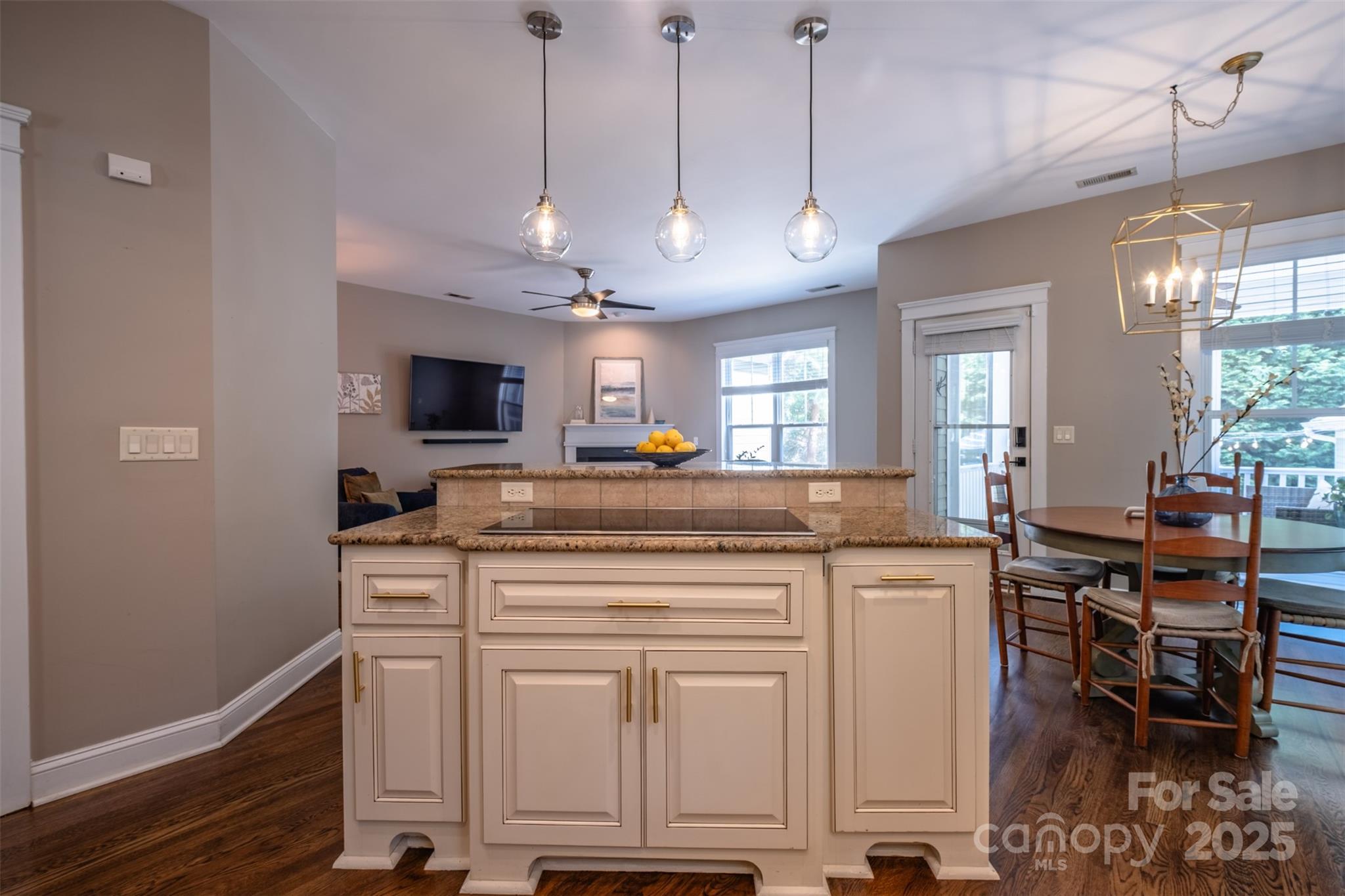 7409 Gilderstern Glen Court