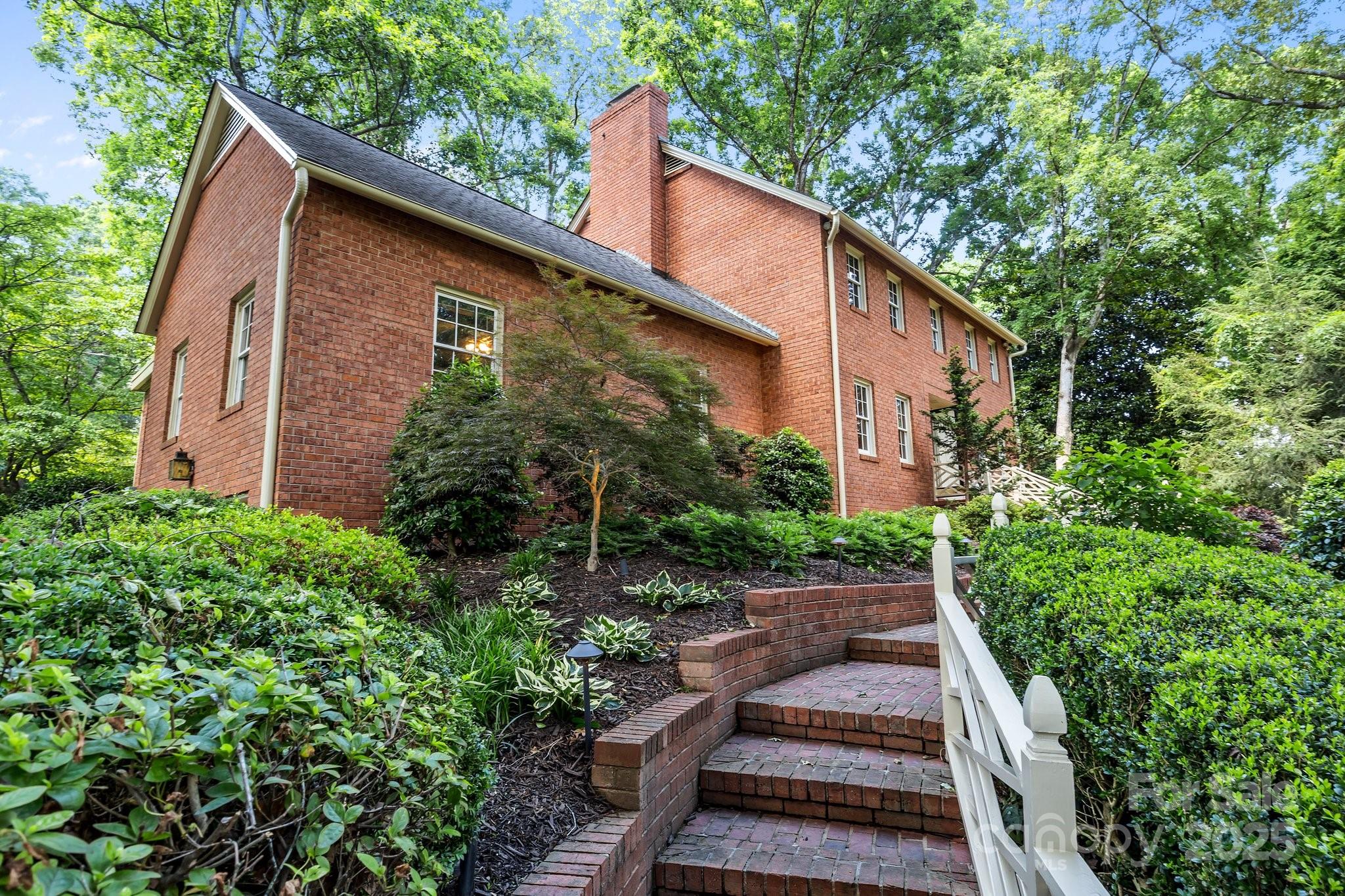 3209 Sedgefield Road