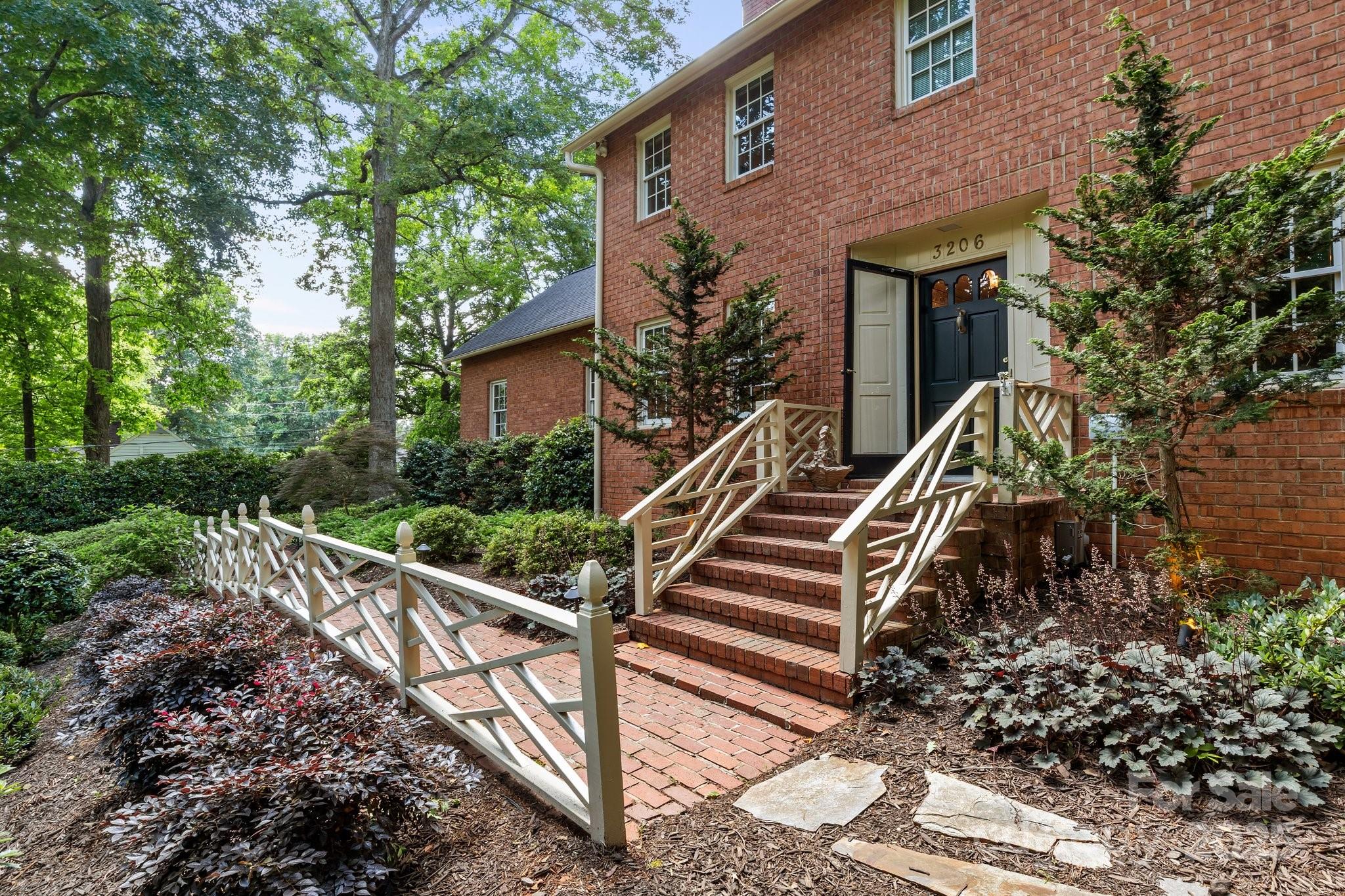 3209 Sedgefield Road