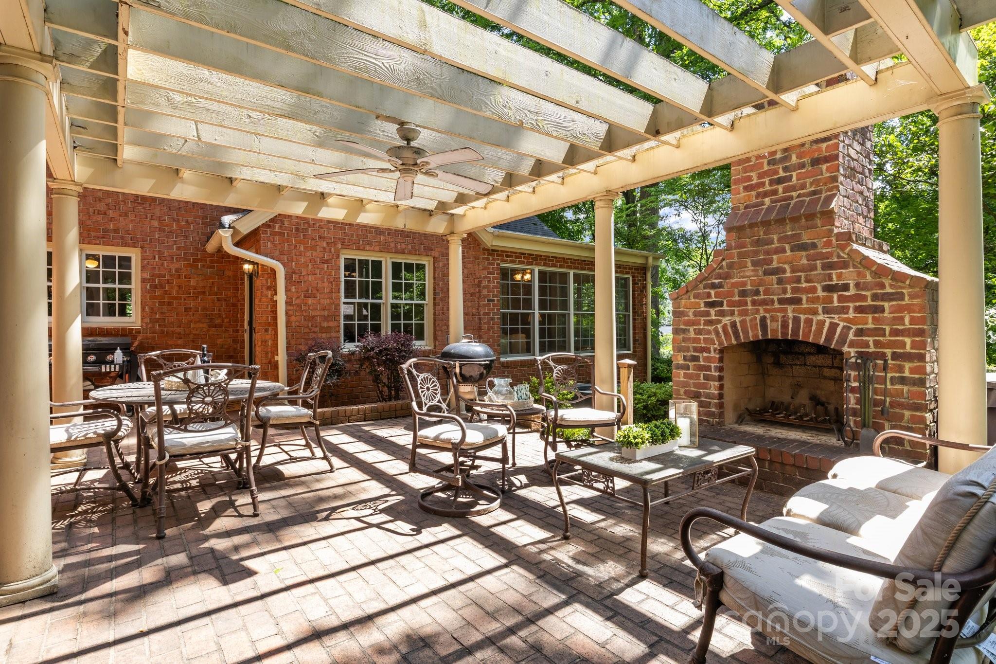 3209 Sedgefield Road