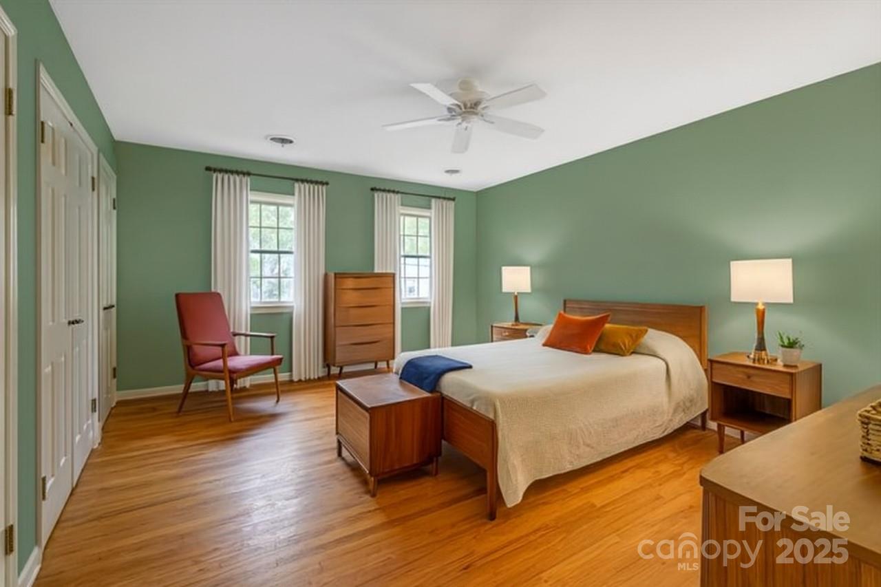 3209 Sedgefield Road