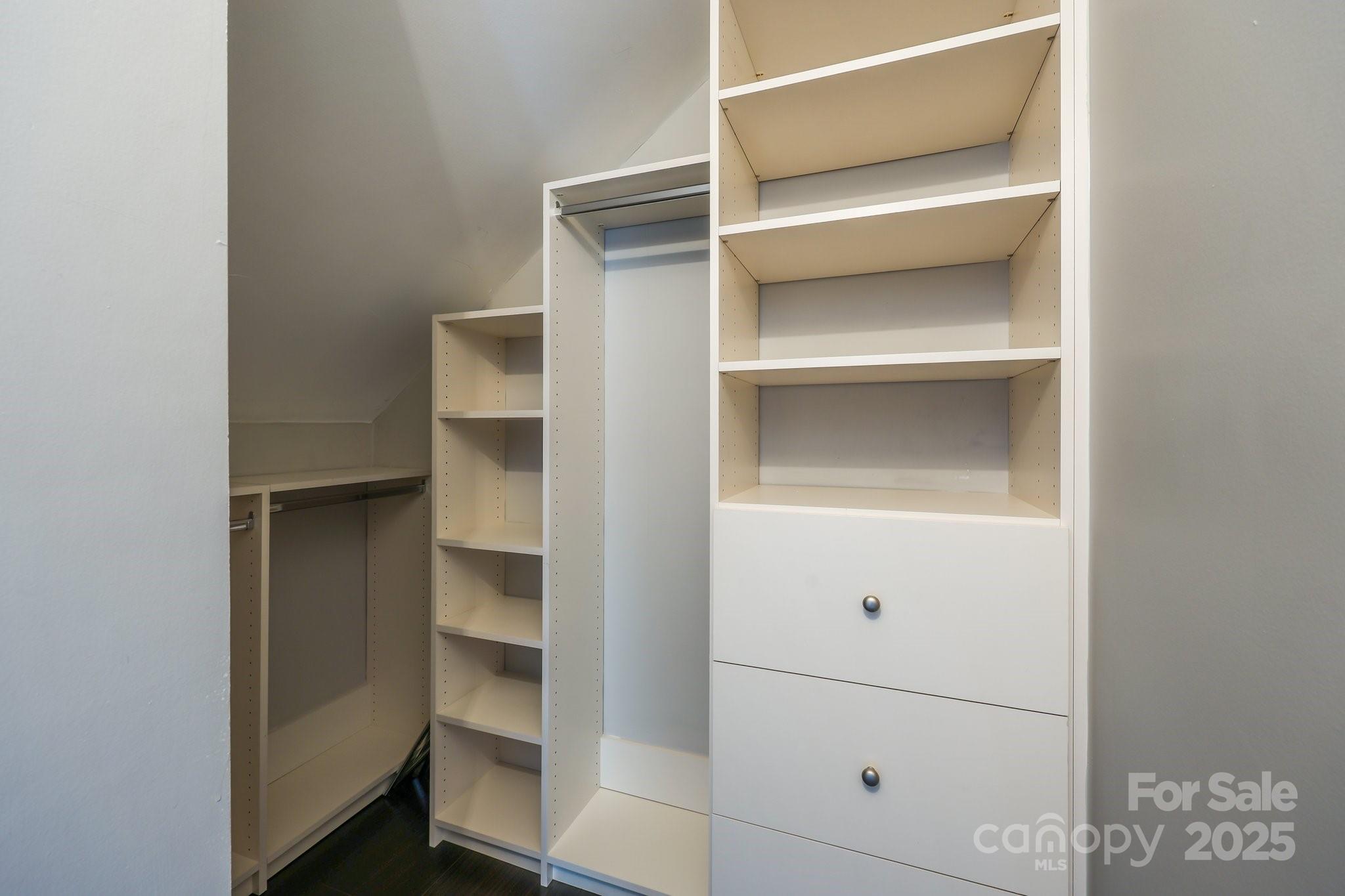 8225 Ballymore Court